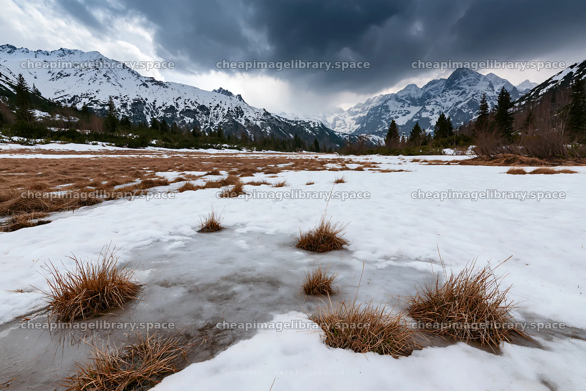 Tatra mountains meadow with snow and spring snowmelt – image library 9722x6480